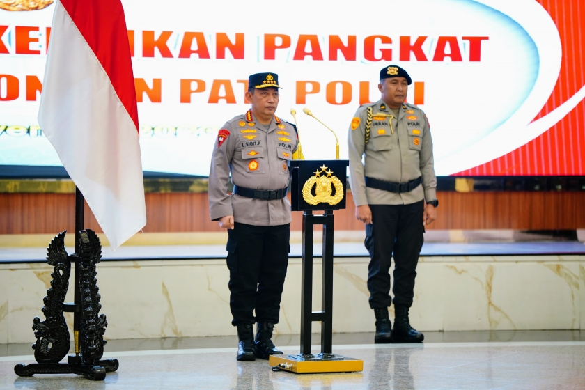 Kapolri Jenderal Polisi Listyo Sigit Prabowo memimpin upacara kenaikan pangkat