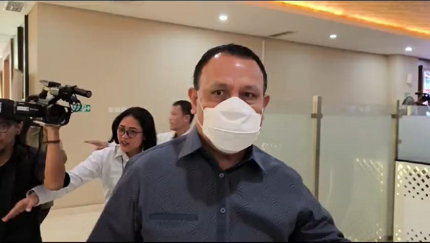 Ketua KPK nonaktif, Firli Bahuri mengaku dalam kondisi sakit saat memenuhi panggilan untuk pemeriksaan di Bareskrim Polri.