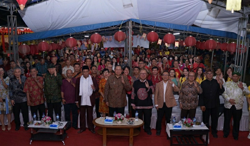 Ratusan umat Konghucu serta tokoh lintas agama mendoakan Pemilu 2024 berjalan aman dan lancar