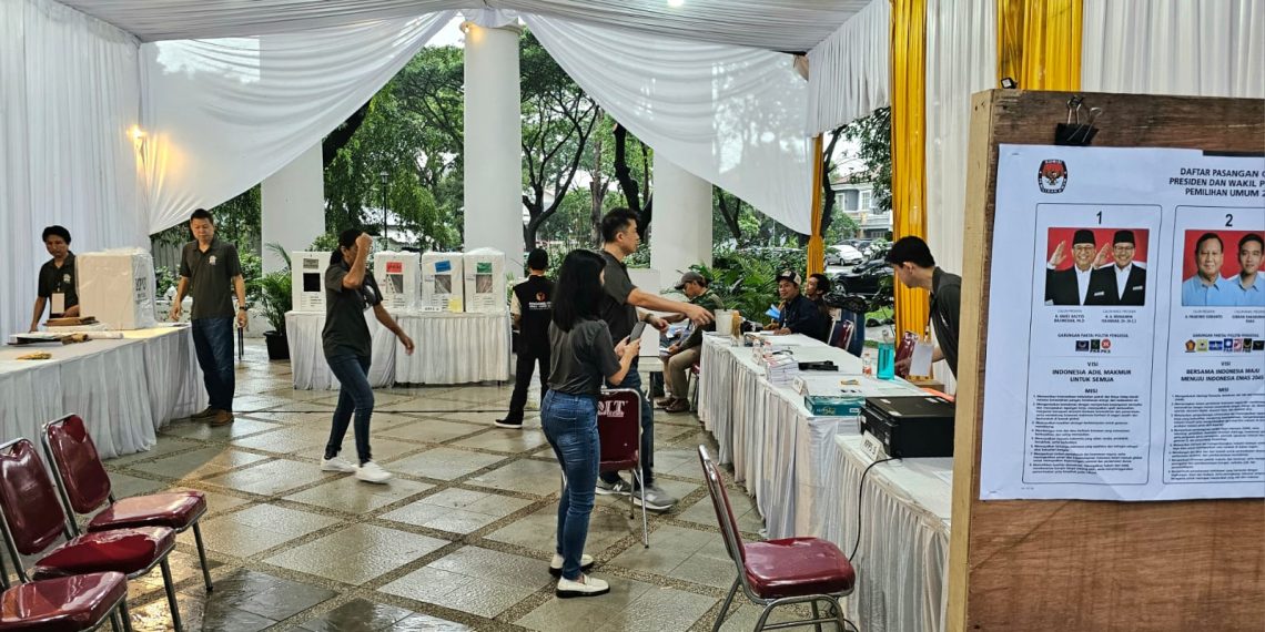 Sebanyak 14 tempat pemungutan suara (TPS) di Pondok Aren, Tangerang Selatan (Tangsel), Banten menggelar pencoblosan susulan pada Minggu (18/2/2024).