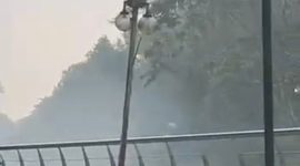 Kepulan asap dari pembakaran sampah di area Jeletreng, Taman Kota 2.