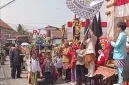 Ribuan warga Desa Kemang, tumpah ruah mengikuti puncak peringatan HUT ke-81 RI bertajuk “Ngabesan Jadul”, Minggu (6/9/2026)