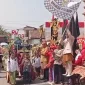 Ribuan warga Desa Kemang, tumpah ruah mengikuti puncak peringatan HUT ke-81 RI bertajuk “Ngabesan Jadul”, Minggu (6/9/2026)