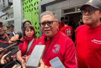 Foto : Hasto Kristiyanto dan Ono Surono usai menghadiri acara Hari Lansia Sedunia di Kota Bekasi.