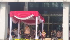 Walikota Tangerang Selatan Sebagai Pembina di Upacara Peringatan Hari Pramuka ke 65 di Lapangan Puspemkot Tangsel.